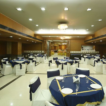 Emblem Hotel Sector 14 Gurgaon Buitenkant foto