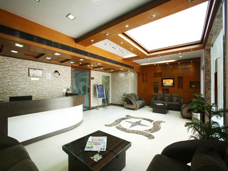 Emblem Hotel Sector 14 Gurgaon Buitenkant foto