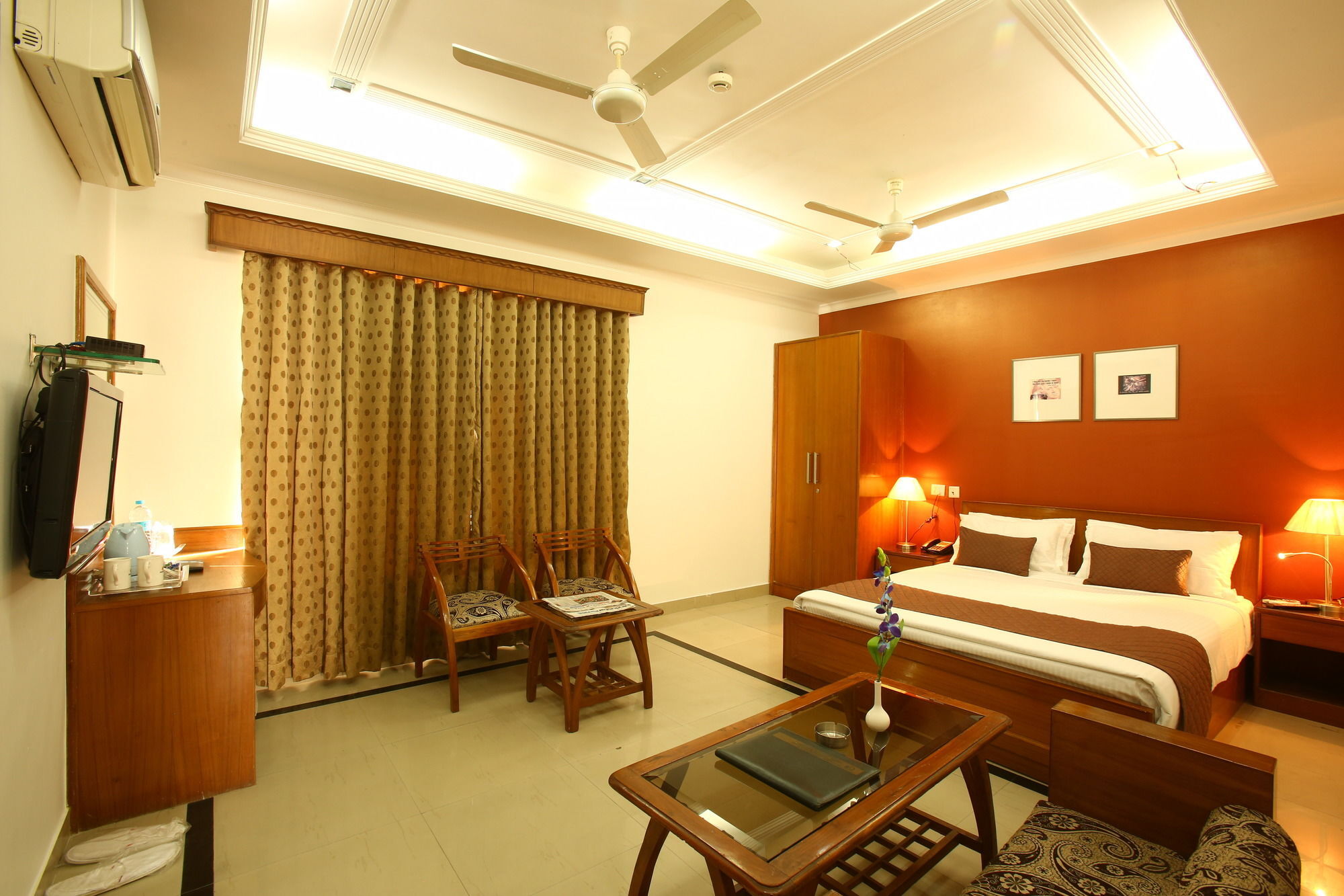 Emblem Hotel Sector 14 Gurgaon Buitenkant foto