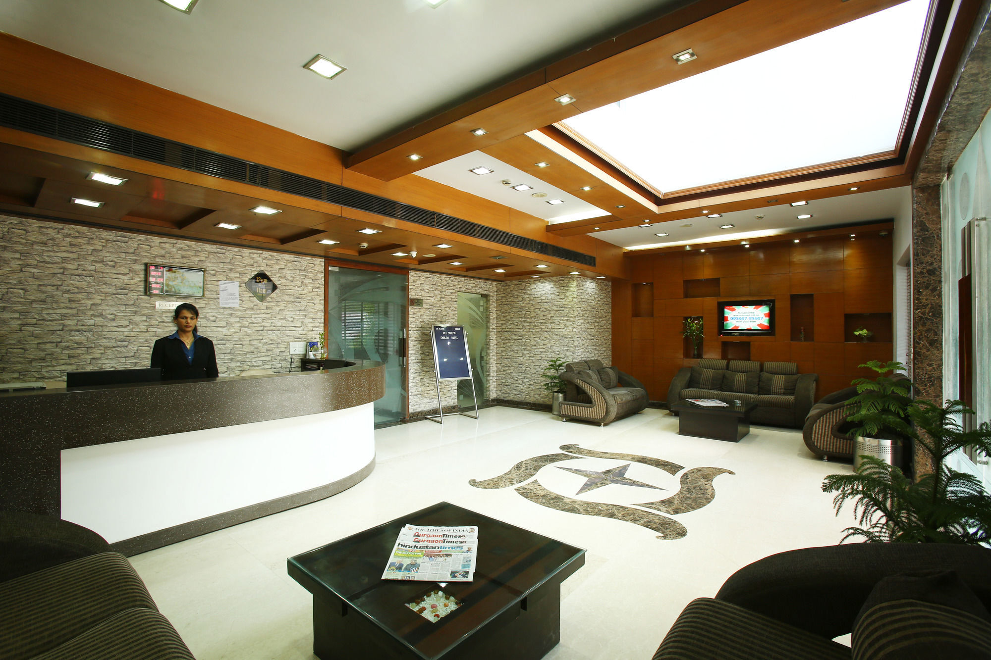 Emblem Hotel Sector 14 Gurgaon Buitenkant foto