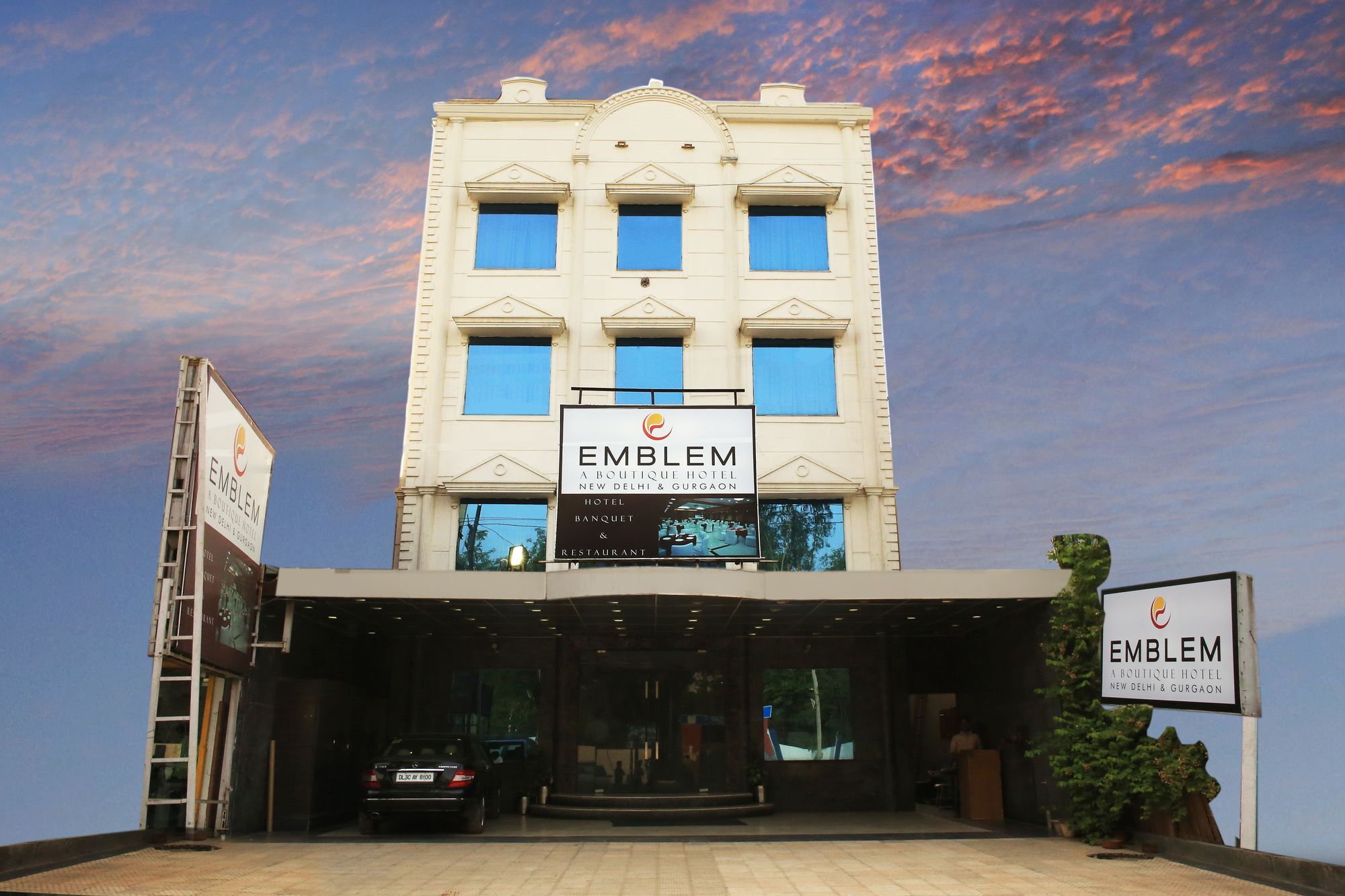 Emblem Hotel Sector 14 Gurgaon Buitenkant foto